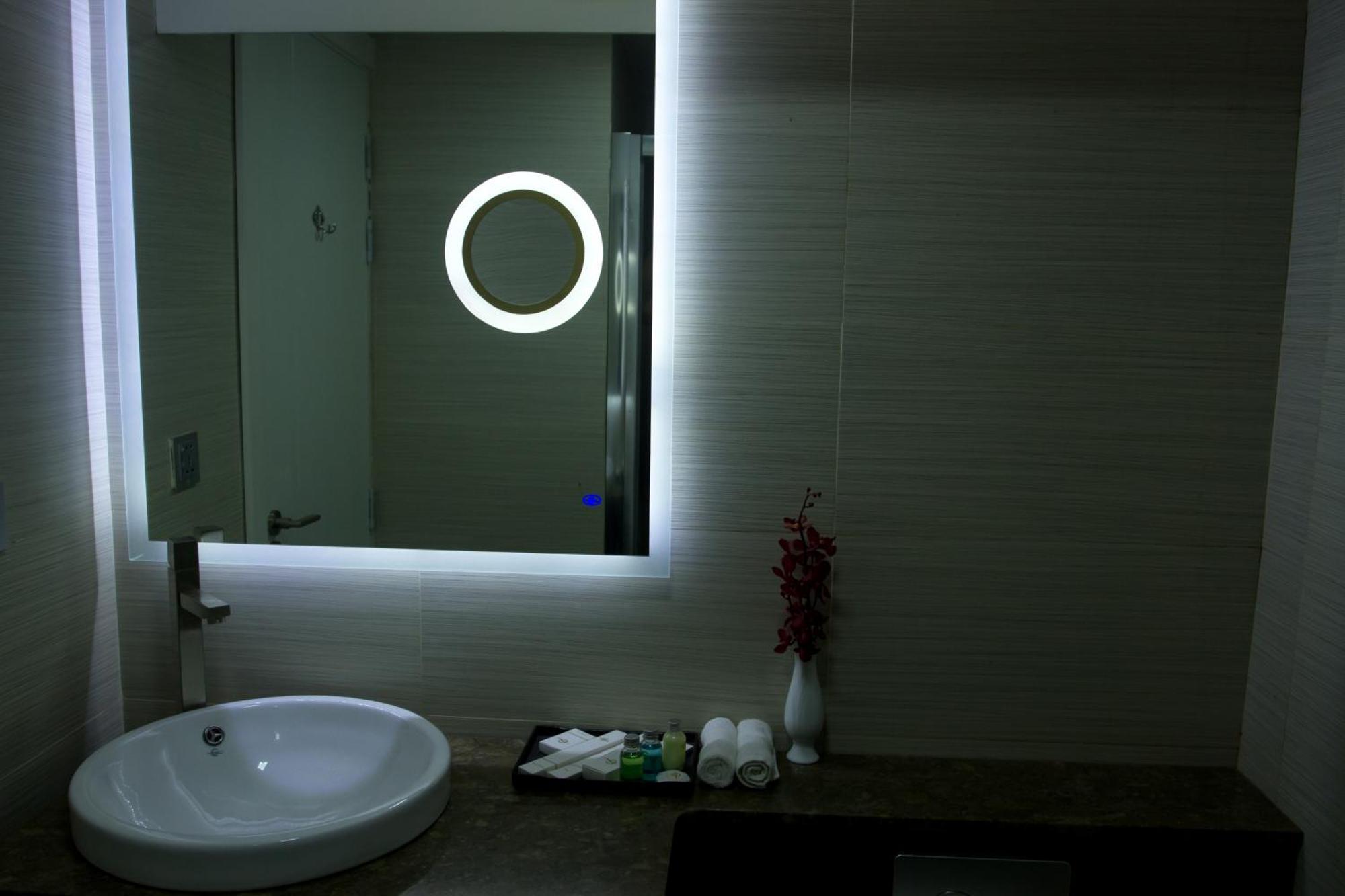 Coventina Lake Suites Dhaka Exterior foto