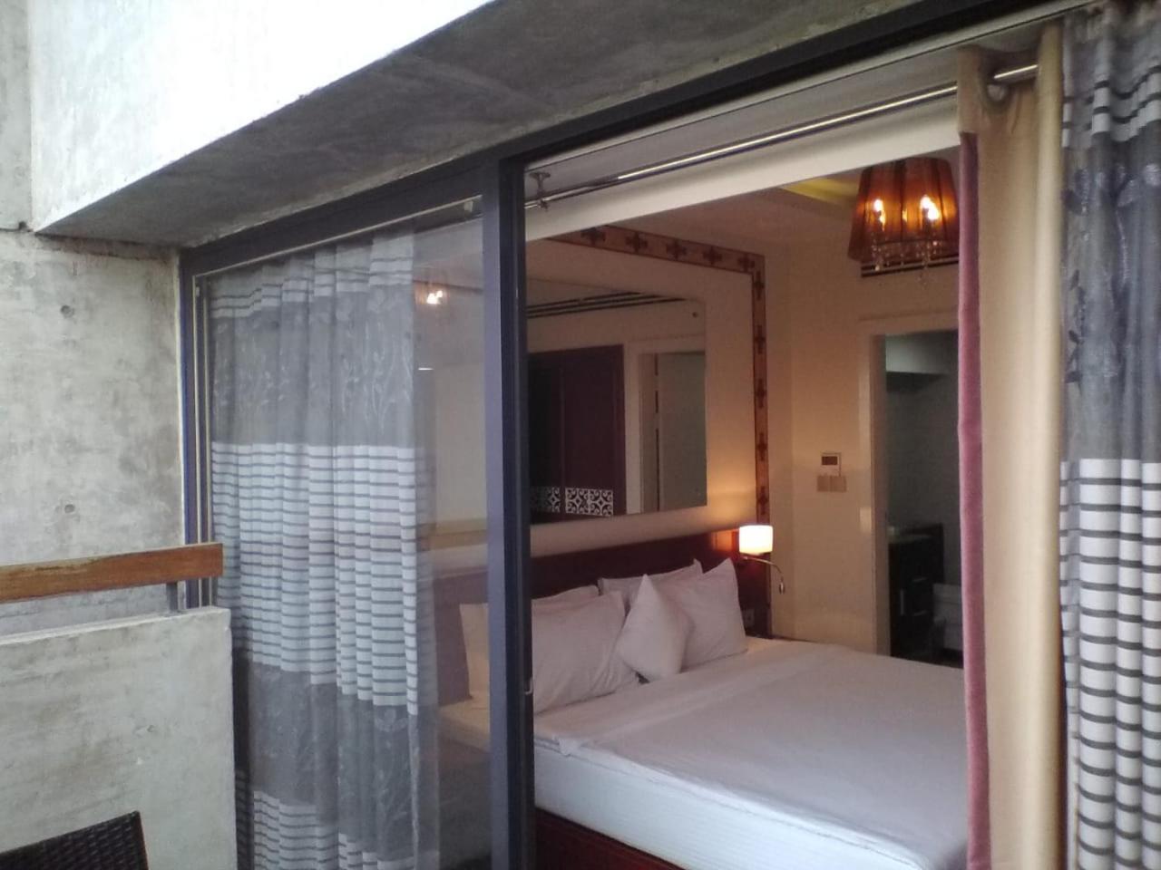 Coventina Lake Suites Dhaka Exterior foto