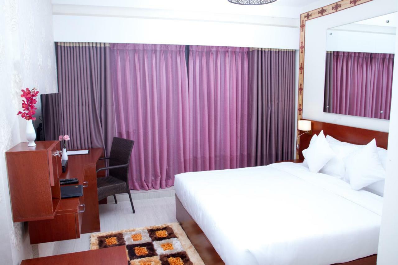Coventina Lake Suites Dhaka Exterior foto