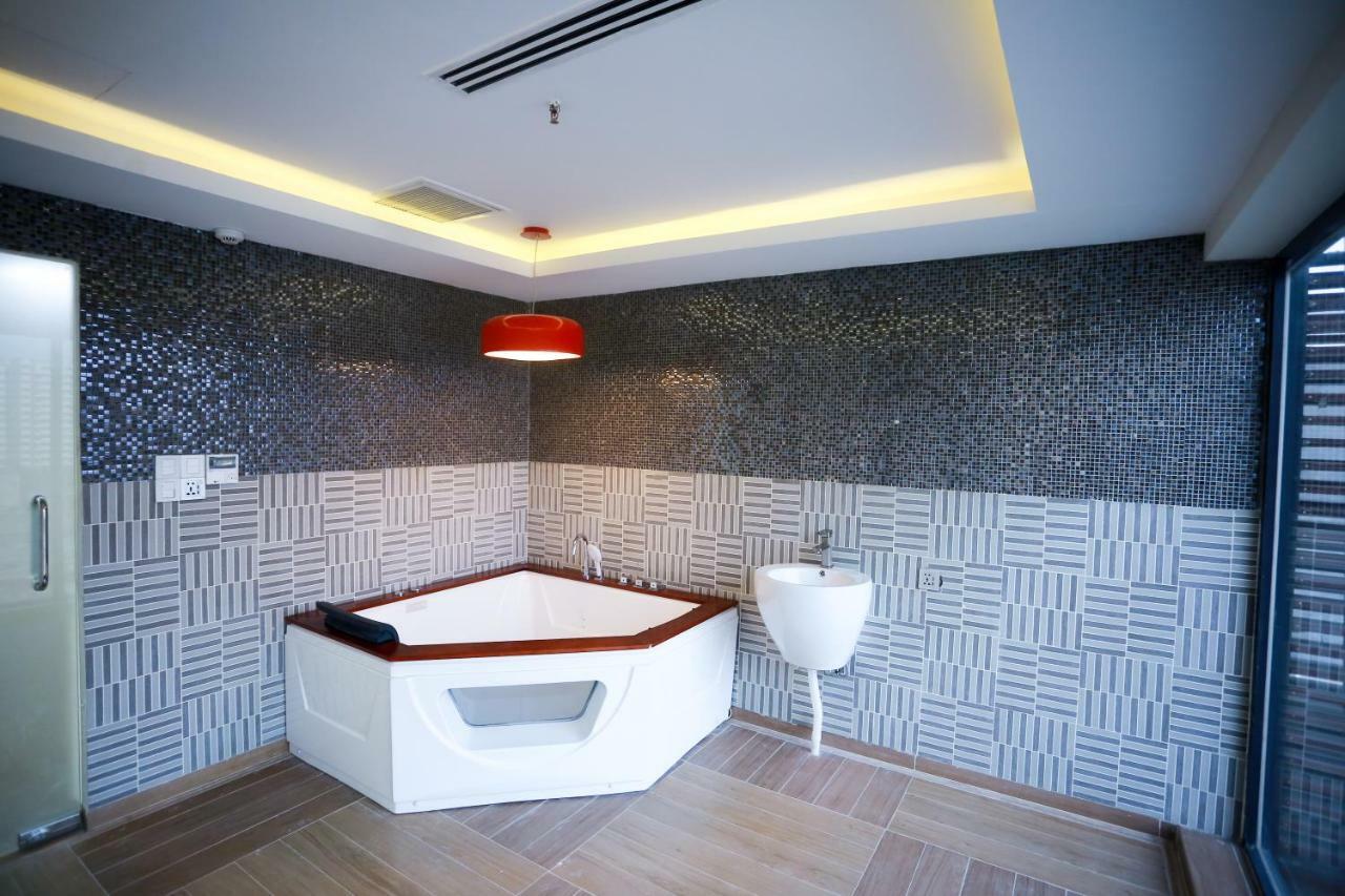 Coventina Lake Suites Dhaka Exterior foto